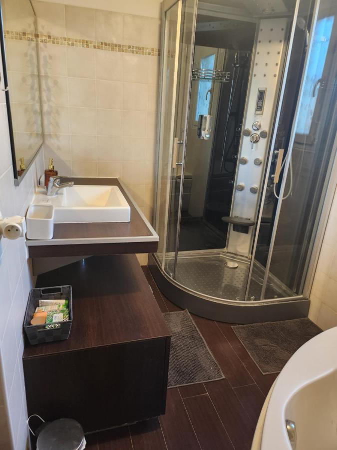 Maison Tout Confort Villa Nimes Bagian luar foto