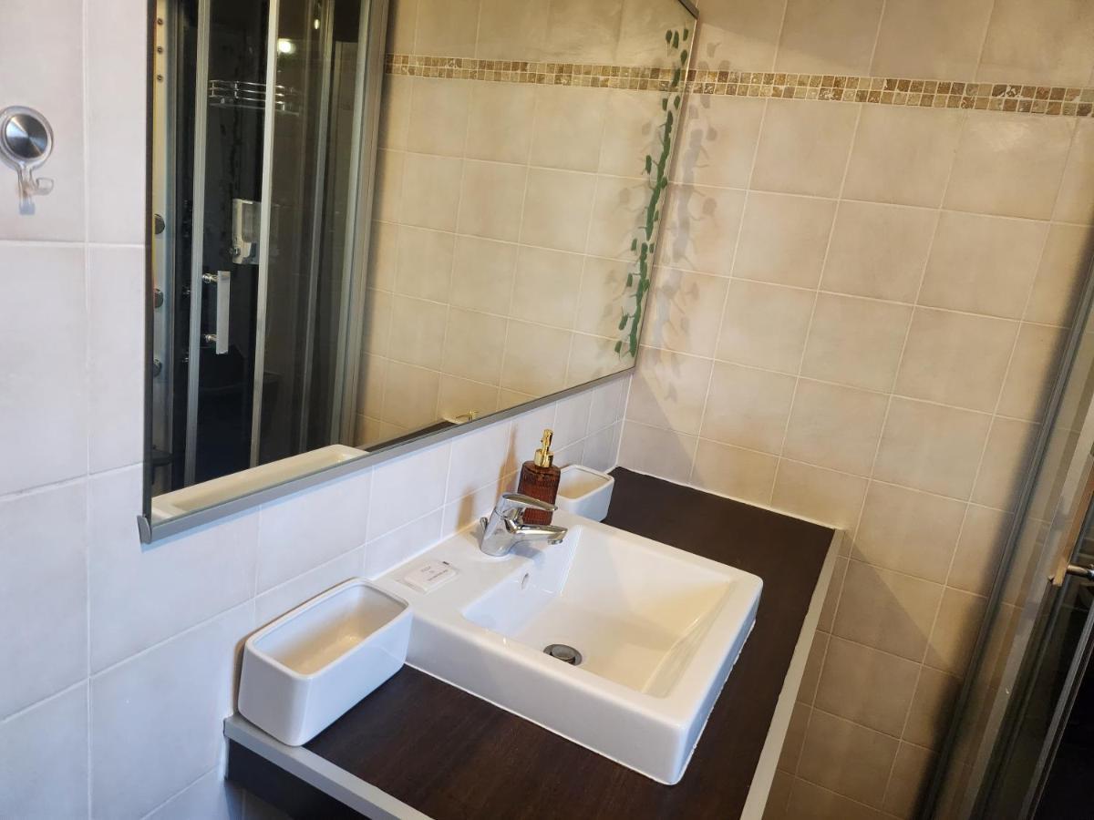 Maison Tout Confort Villa Nimes Bagian luar foto